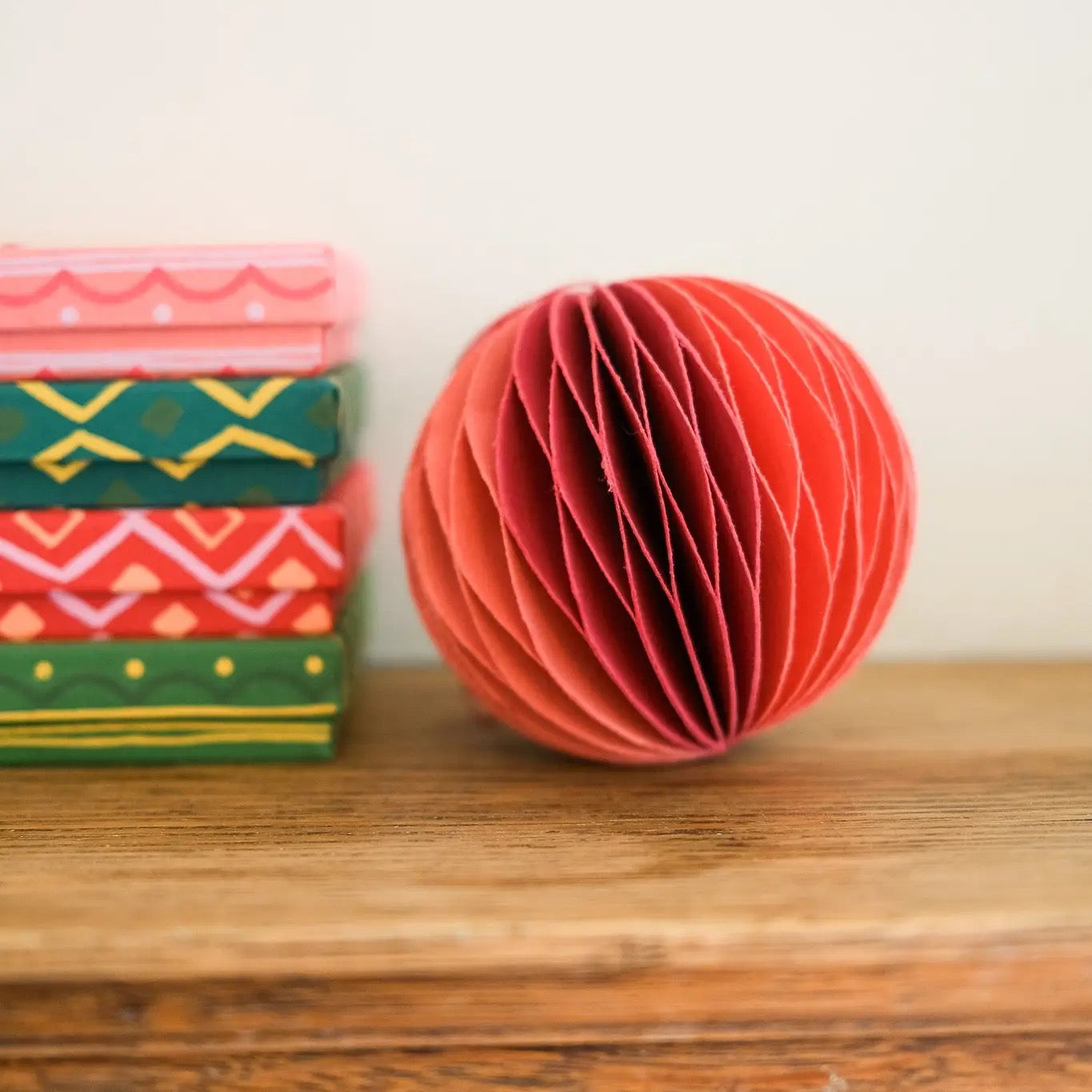 Pink Baubles Honeycomb Set